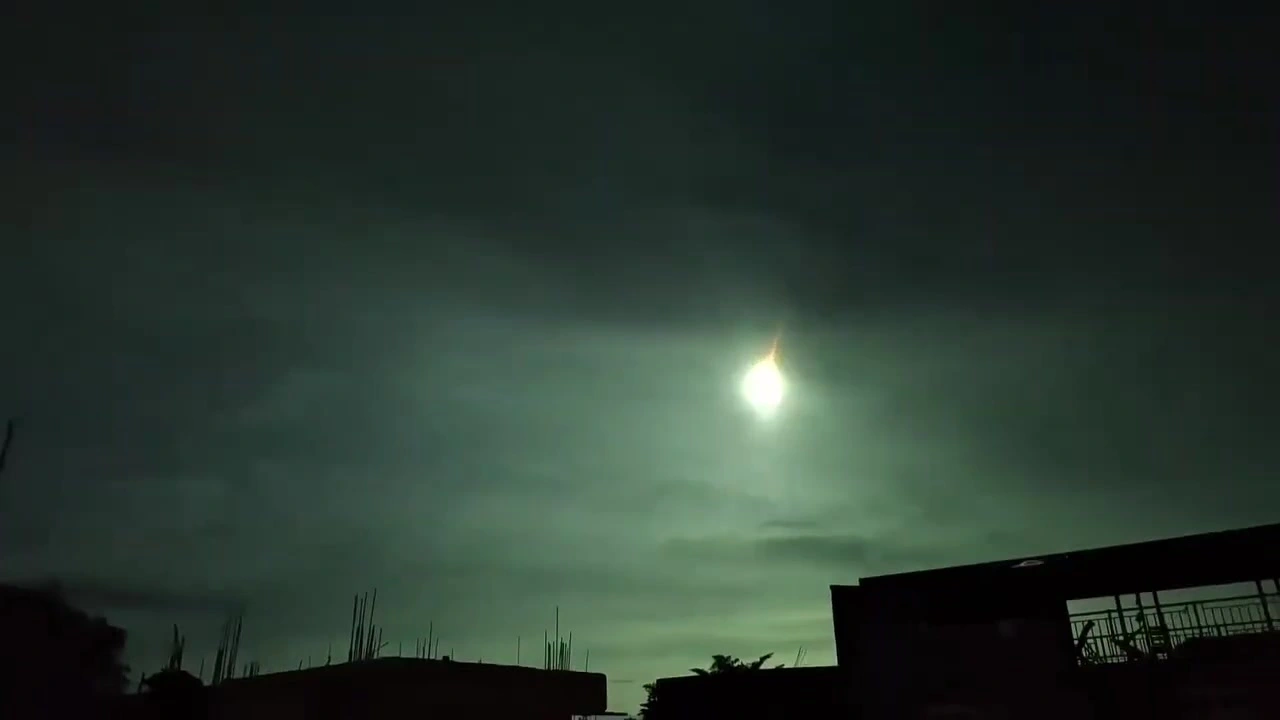 A Bright Fireball Asteroid 2024 RW1 Burns Up Over Philippines